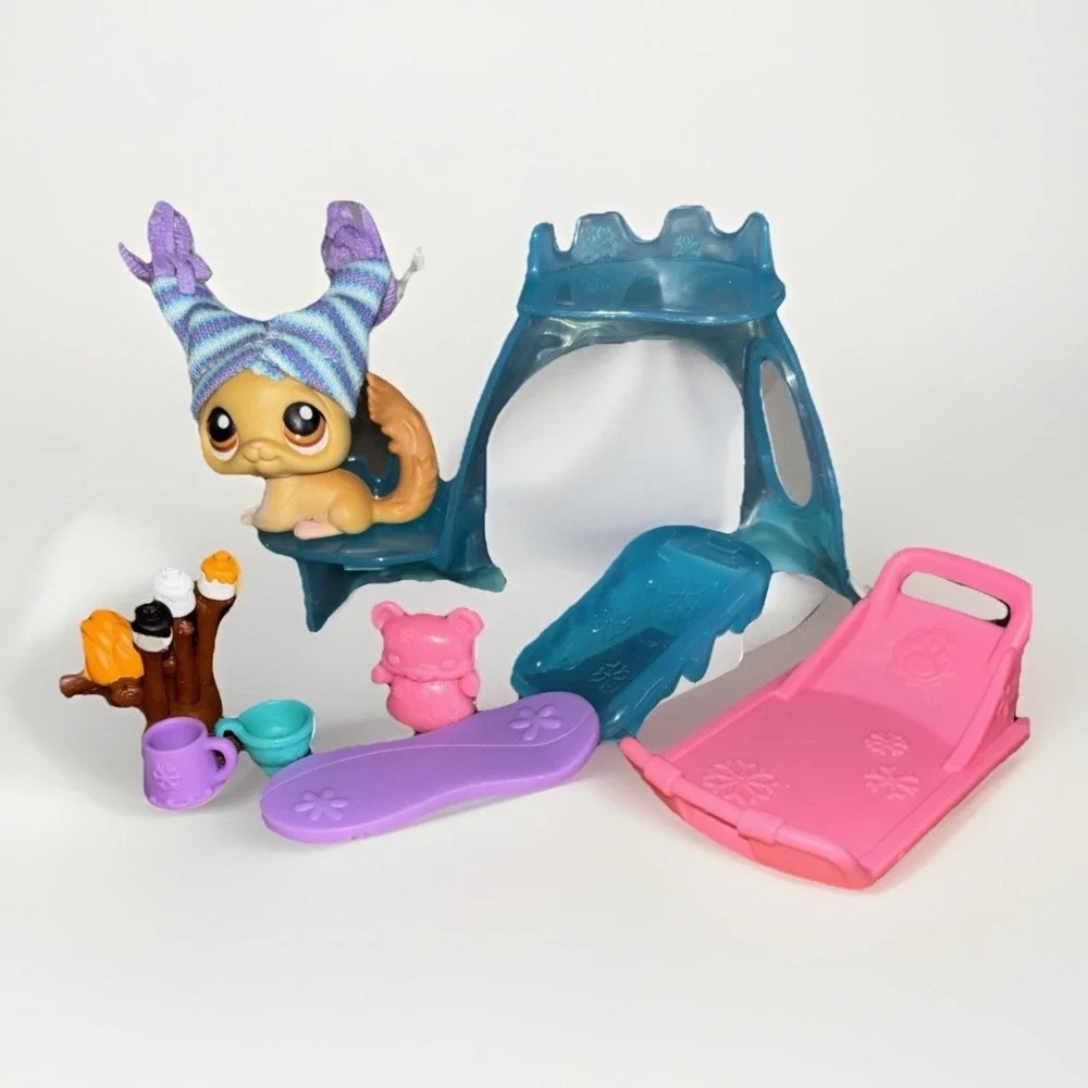 Littlest Pet Shop LPS Arctic Adventure Play Set‎ 340, Plus Accessories